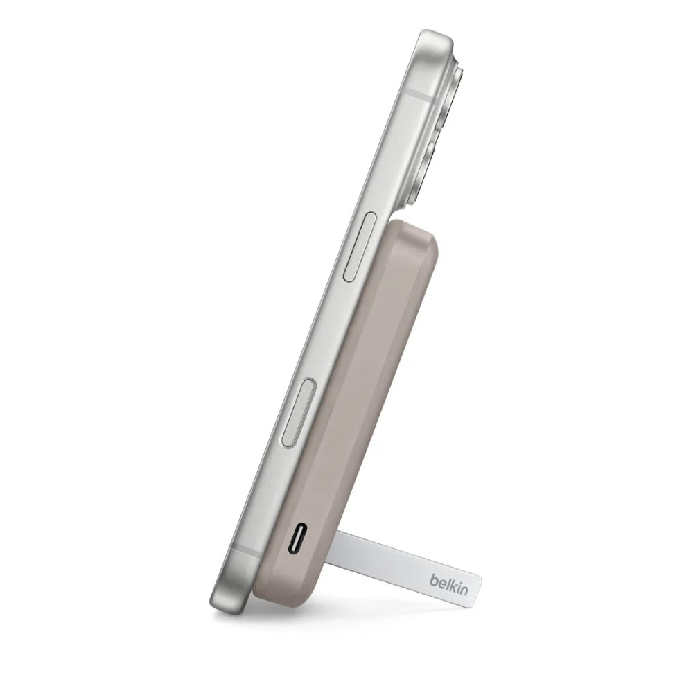 Batería Magnética Inalámbrica Belkin Qi2 15W 5000 mAh + Soporte - Arena
