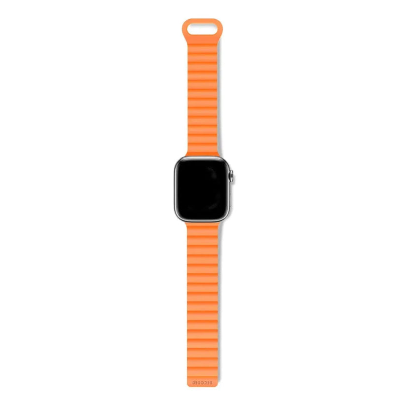 Correa_DECODED_con_Traccion_Magnetica_para_Apple_Watch_42_44_45_49mm_Naranja_Imagen_posicion_2_iShop_Costa_Rica