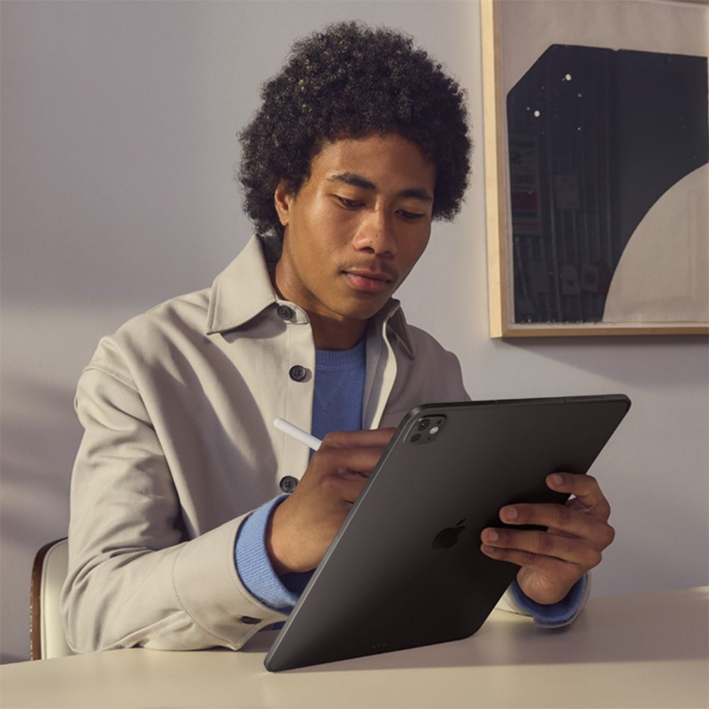 iPad_Pro_de_11_pulgadas_WiFi_+_Cellular_2_TB_Vidrio_nanotexturizado_Negro_espacial_(M5)_Imagen_posicion_5_iShop_Costa_Rica
