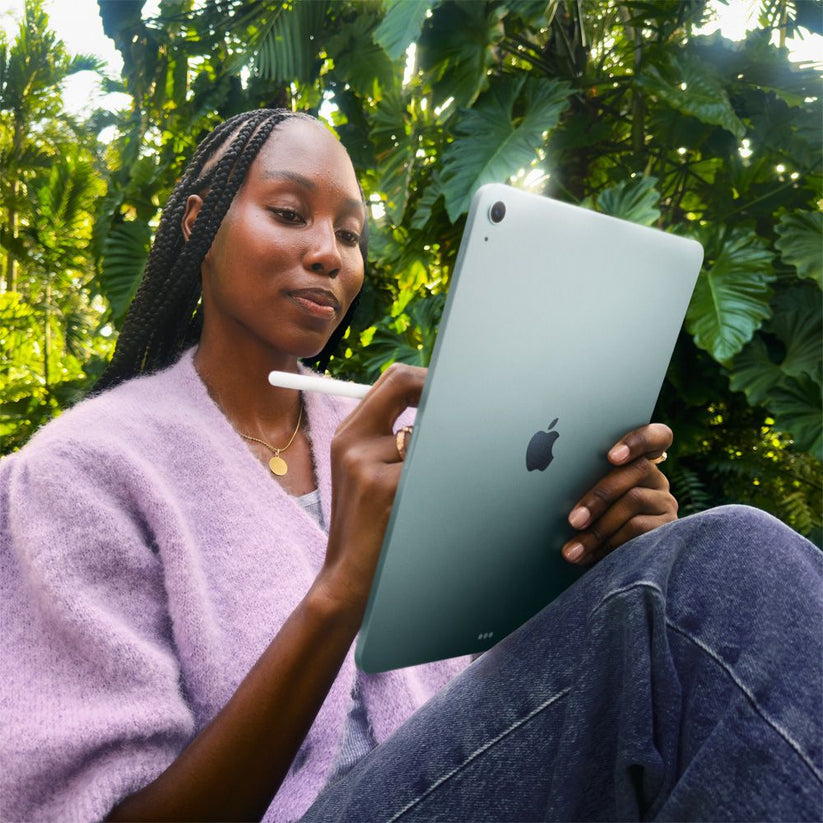 iPad_Air_13_Air_M4_Wifi_Starlight_PDP_Image_Position_8__LAES