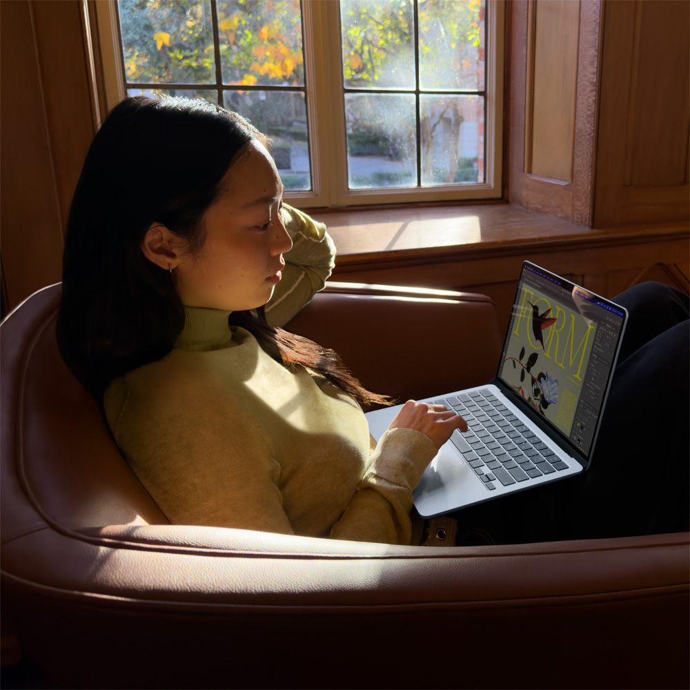 MacBook_Air_13-in_M5_Sky_Blue_PDP_Image_Position_7__MXES