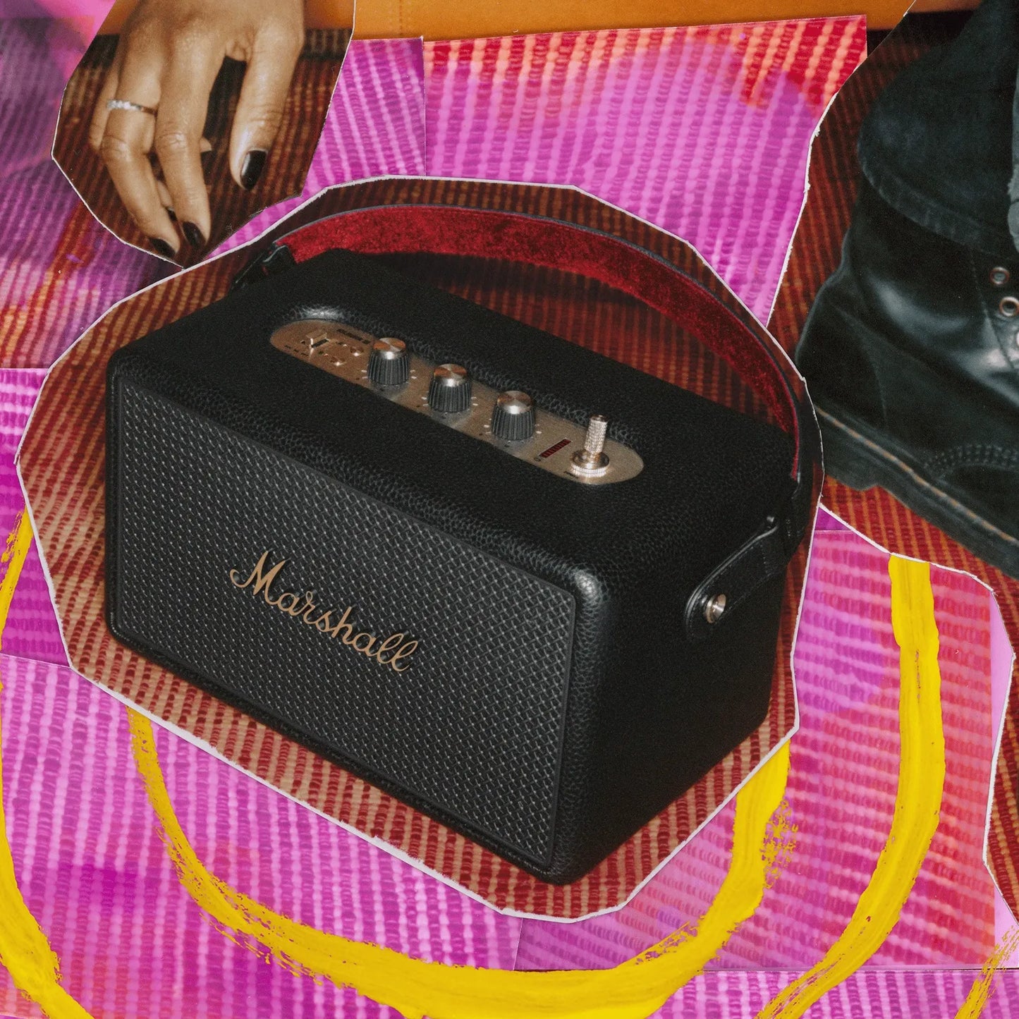 Parlante_Marshall_Portátil_Kilburn_III_Bluetooth_Negro_Marrón_Posición_4_iShop_Costa_Rica